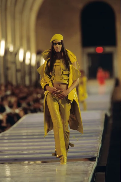 Look 8